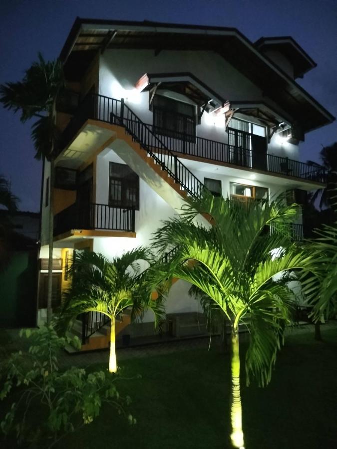 Lioni Holidays Villa Negombo Exterior photo